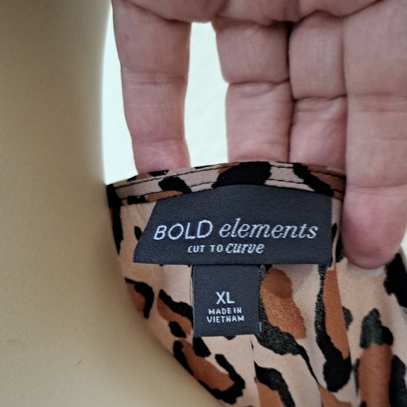 BOLD elements Brown and Cream Boxy Blouse - Picture 9 of 10